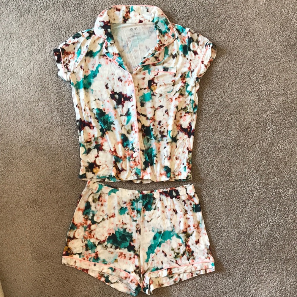 Floral sleep set